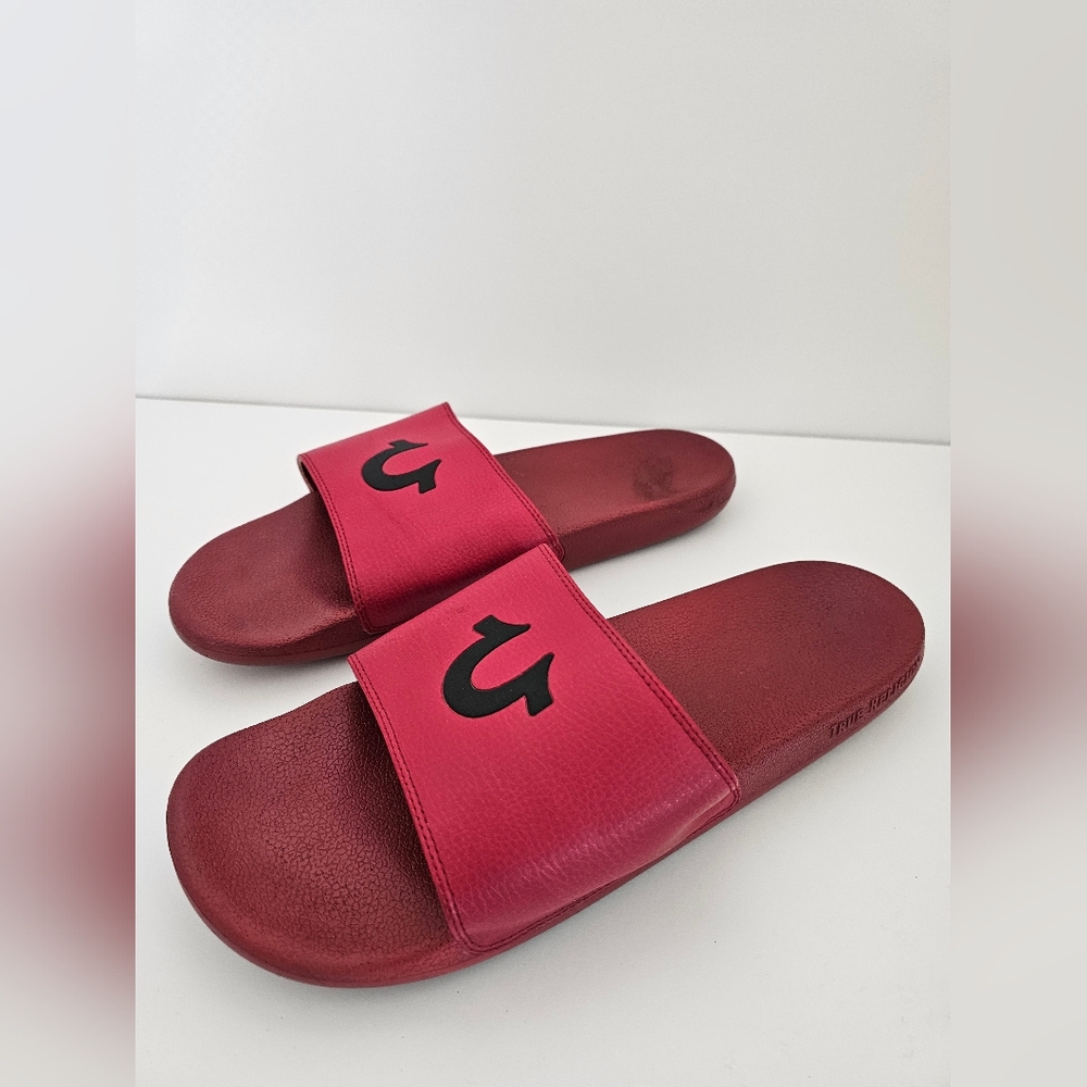 True Religion Men’s Logo Slides - Red Burgundy - Size 14 - Streetwear Horseshoe